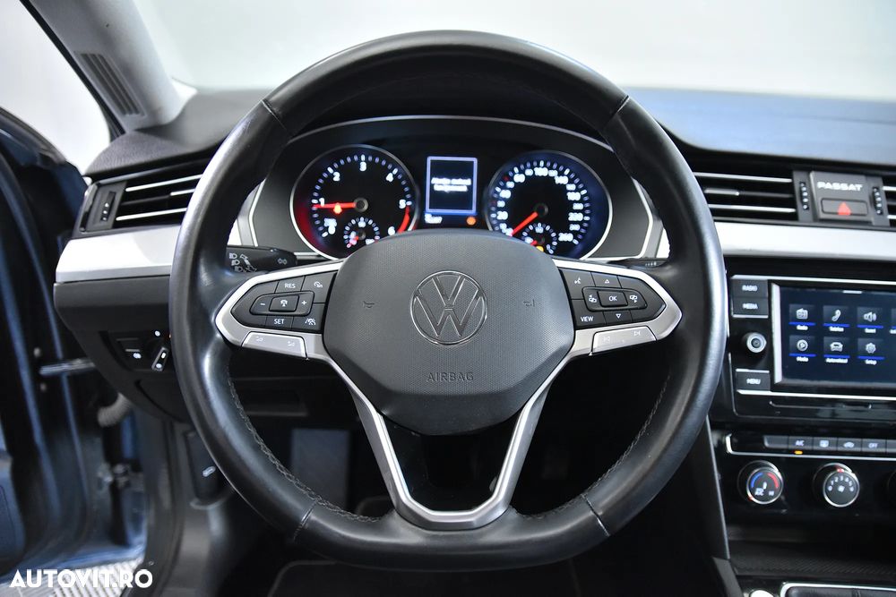 Volkswagen Passat - 17