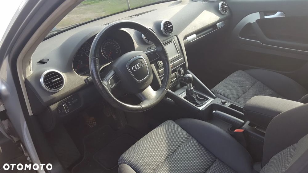 Audi A3 3-drzwiowe 2.0 TDI DPF Ambiente - 3