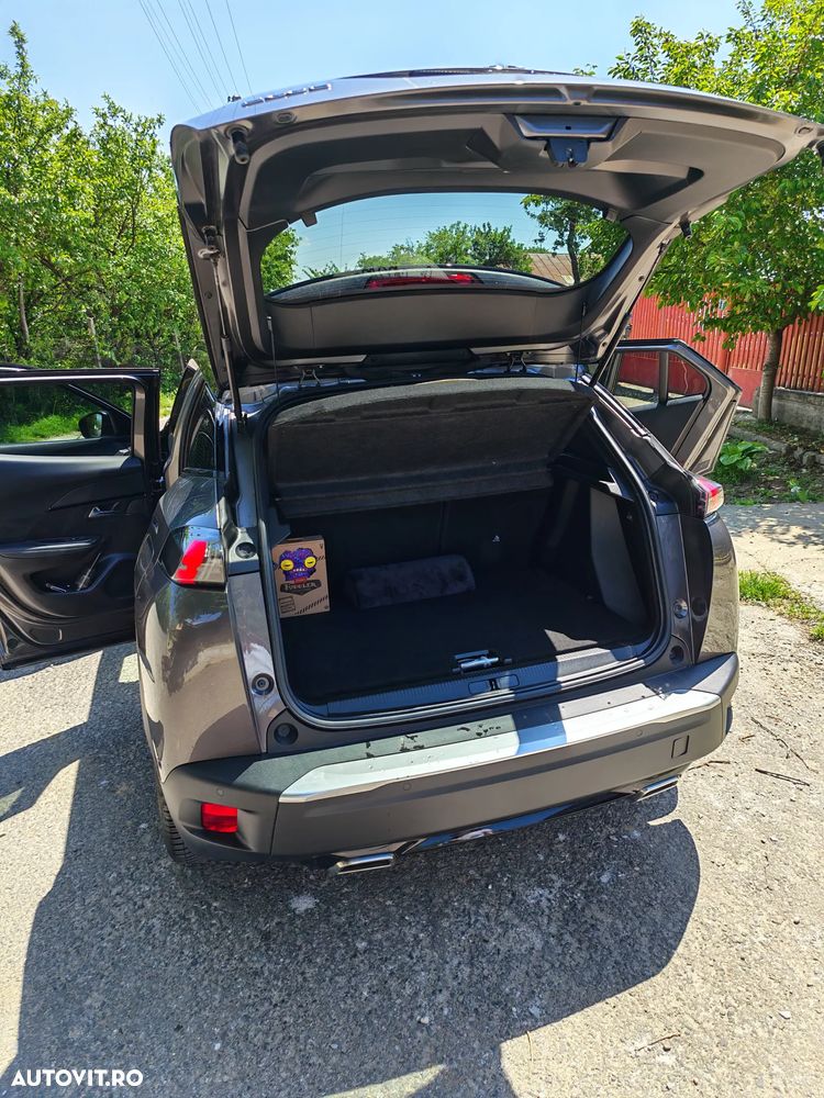 Peugeot 2008 1.2L PureTech 130 S&S EAT8 GT - 8