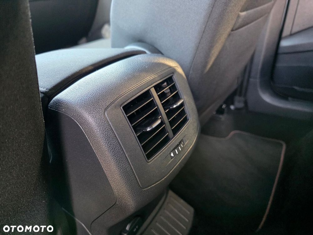 Volkswagen T-Roc - 19