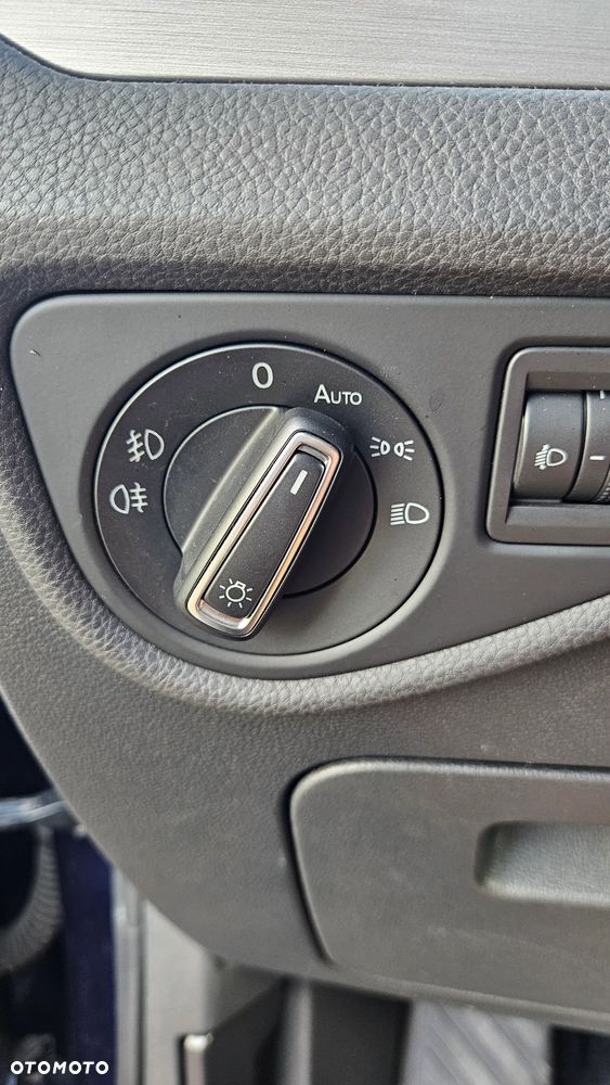 Volkswagen Touran 2.0 TDI BMT Comfortline - 14