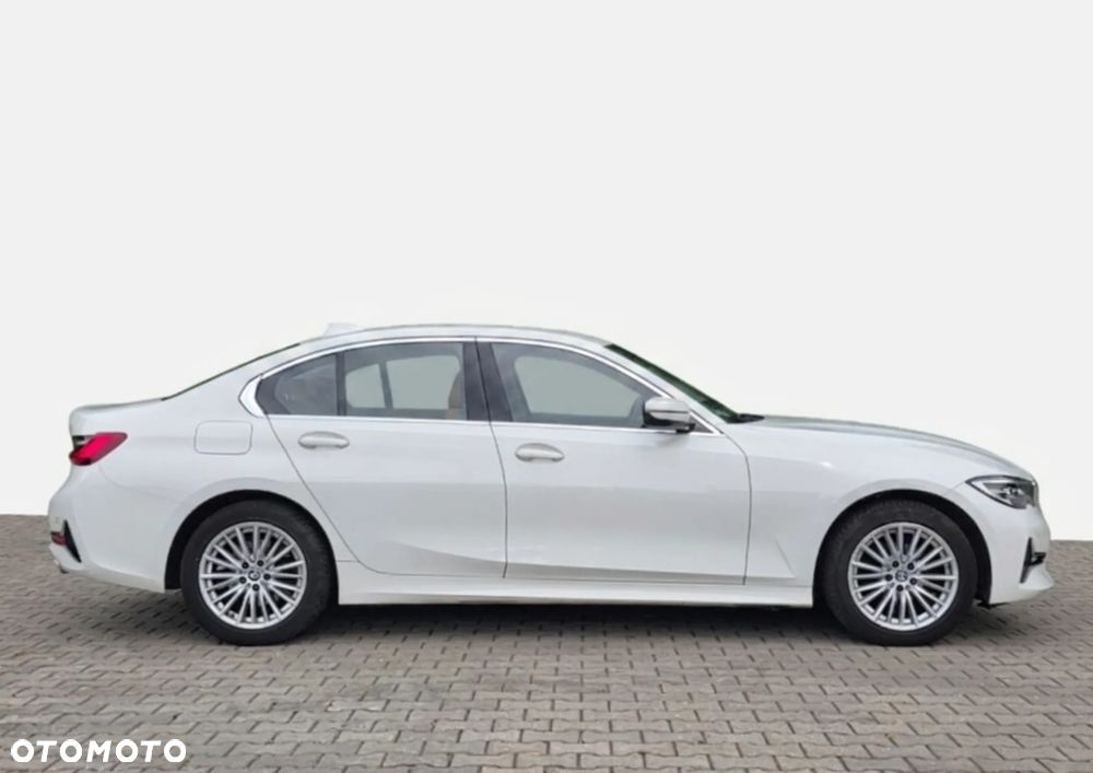 BMW Seria 3 318d mHEV - 5