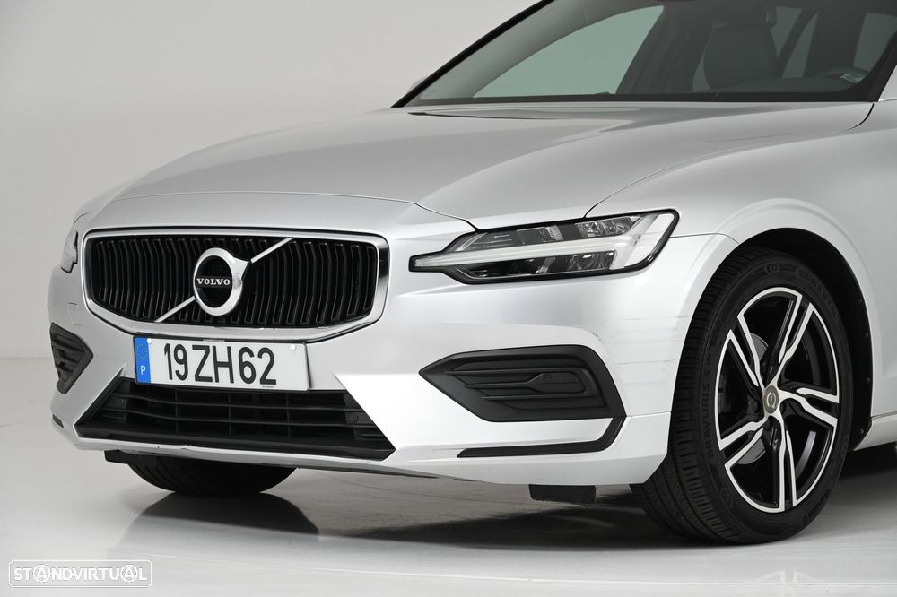 Volvo V60 2.0 D3 Momentum Geartronic - 10