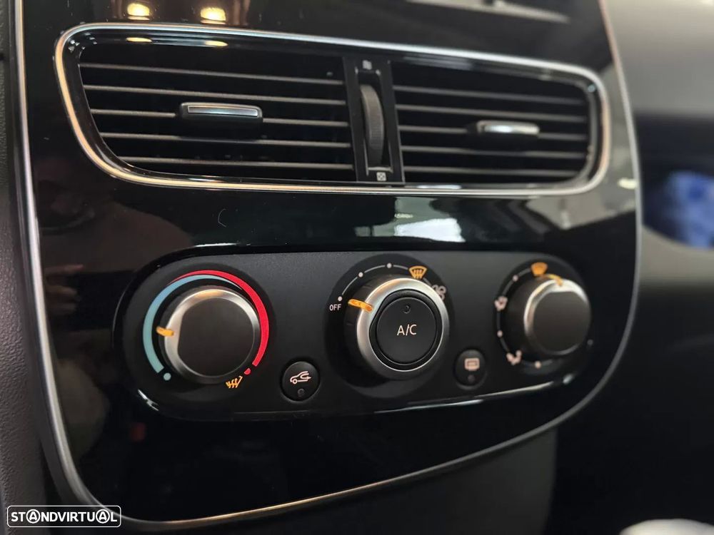 Renault Clio 0.9 TCe Limited Bi-Fuel - 25