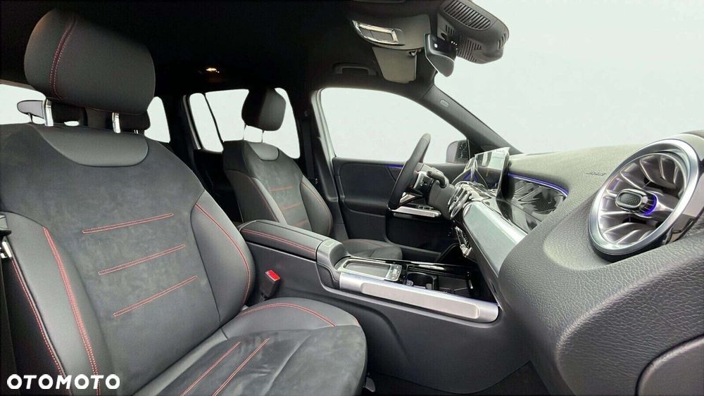 Mercedes-Benz GLB - 9