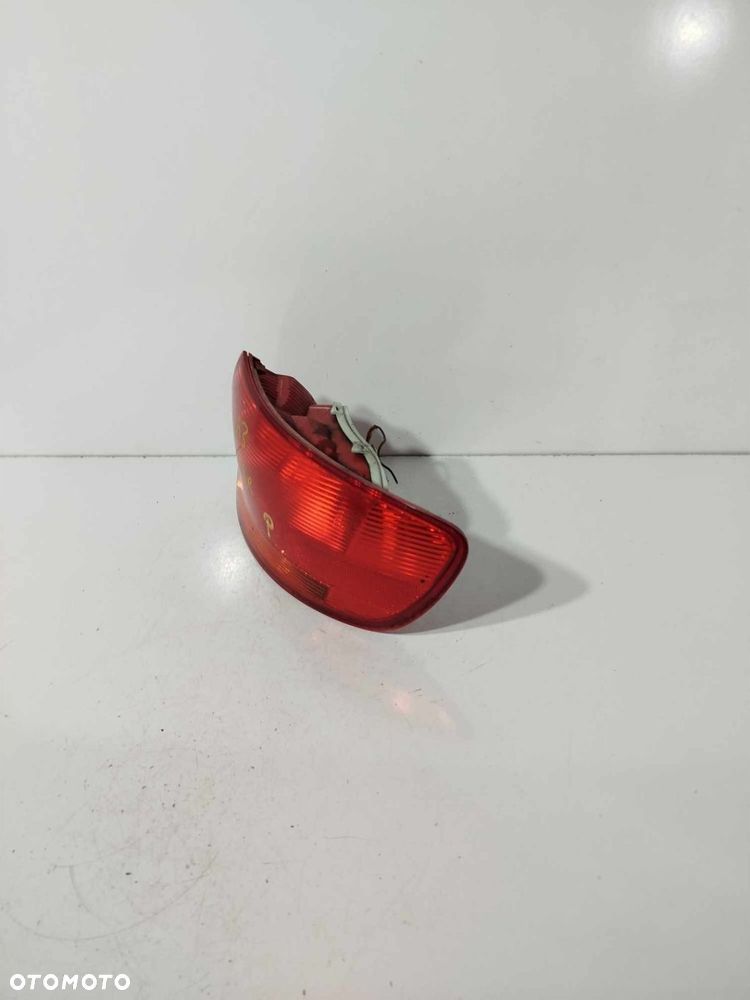 LAMPA PRAWA TYLNA TYŁ AUDI A3 8P 05-08 - 4