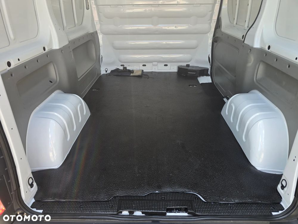 Opel Vivaro - 33