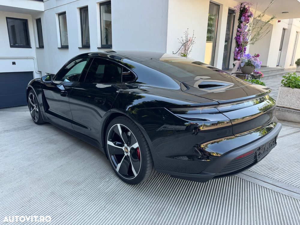 Porsche Taycan - 10