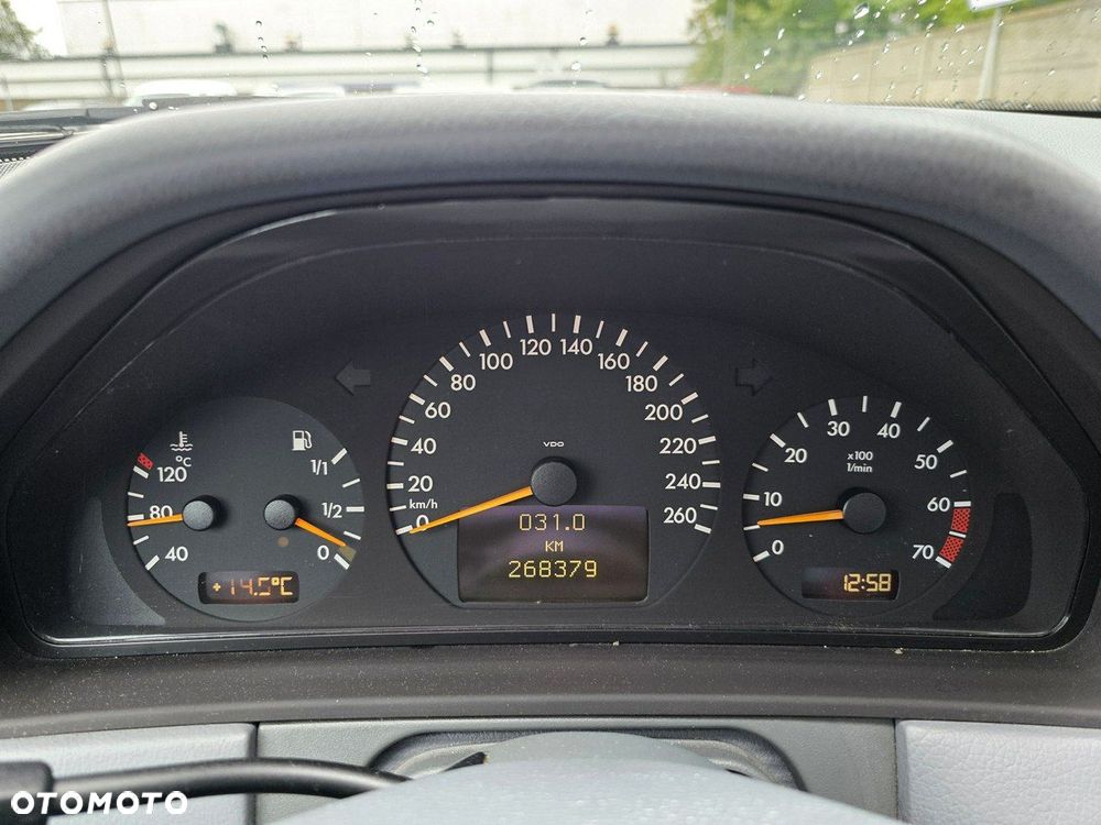 Mercedes-Benz Klasa E - 18