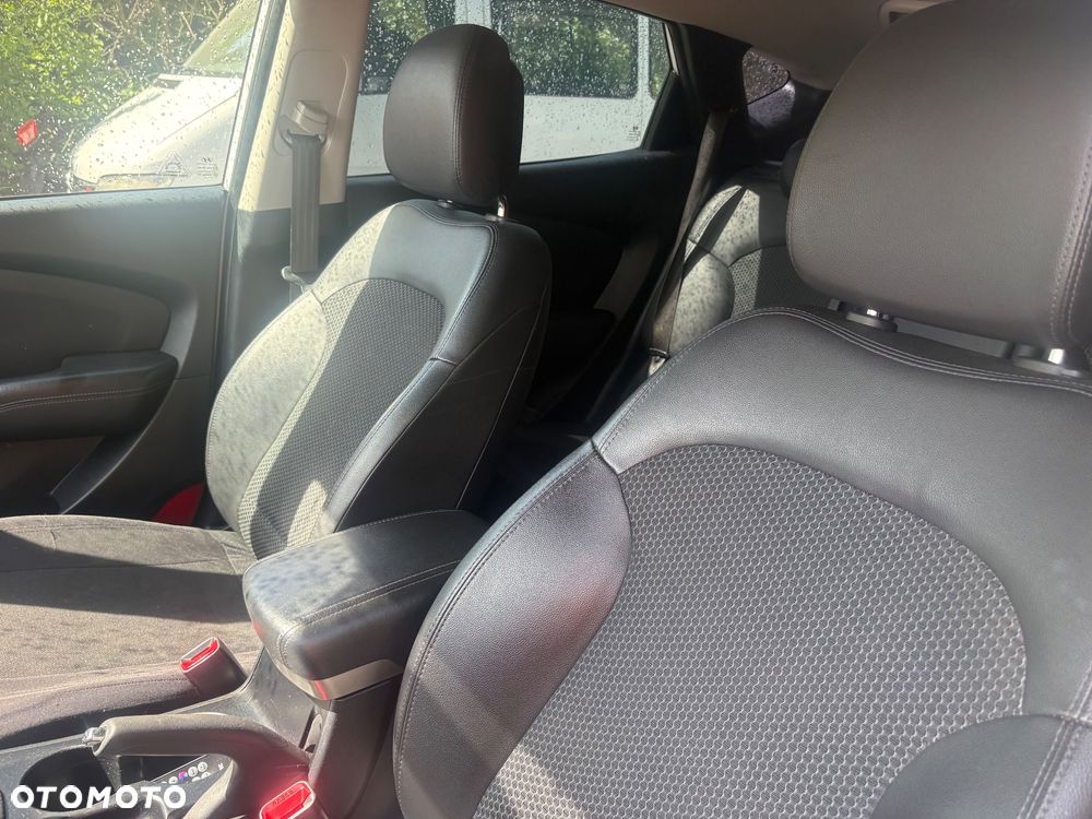 Hyundai ix35 2.0 Premium 2WD - 17