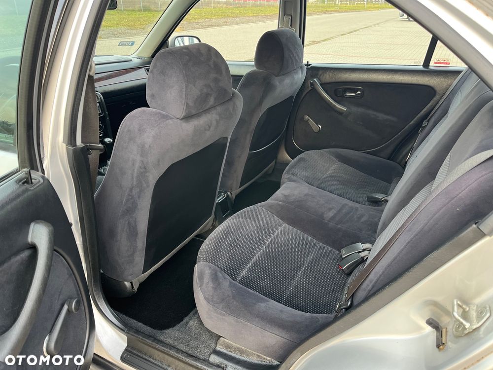 Honda Civic 1.4i S - 13