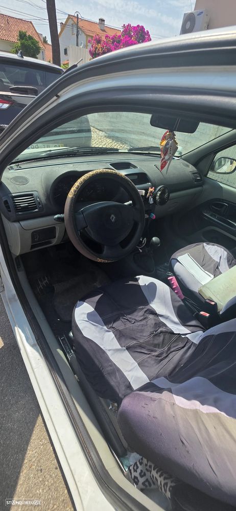 Renault Clio 1.2 16V Confort - 7