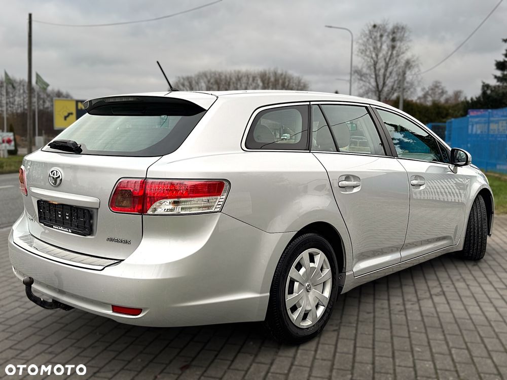 Toyota Avensis - 6