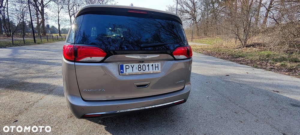 Chrysler Pacifica - 9