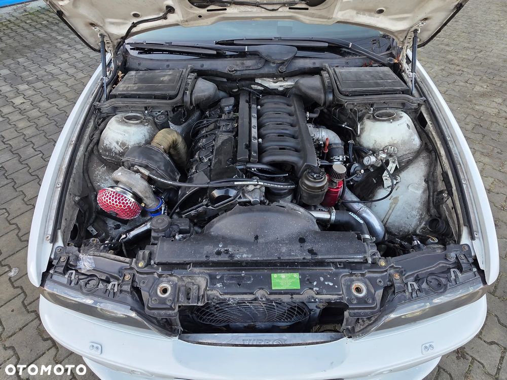 BMW Seria 5 545i - 11