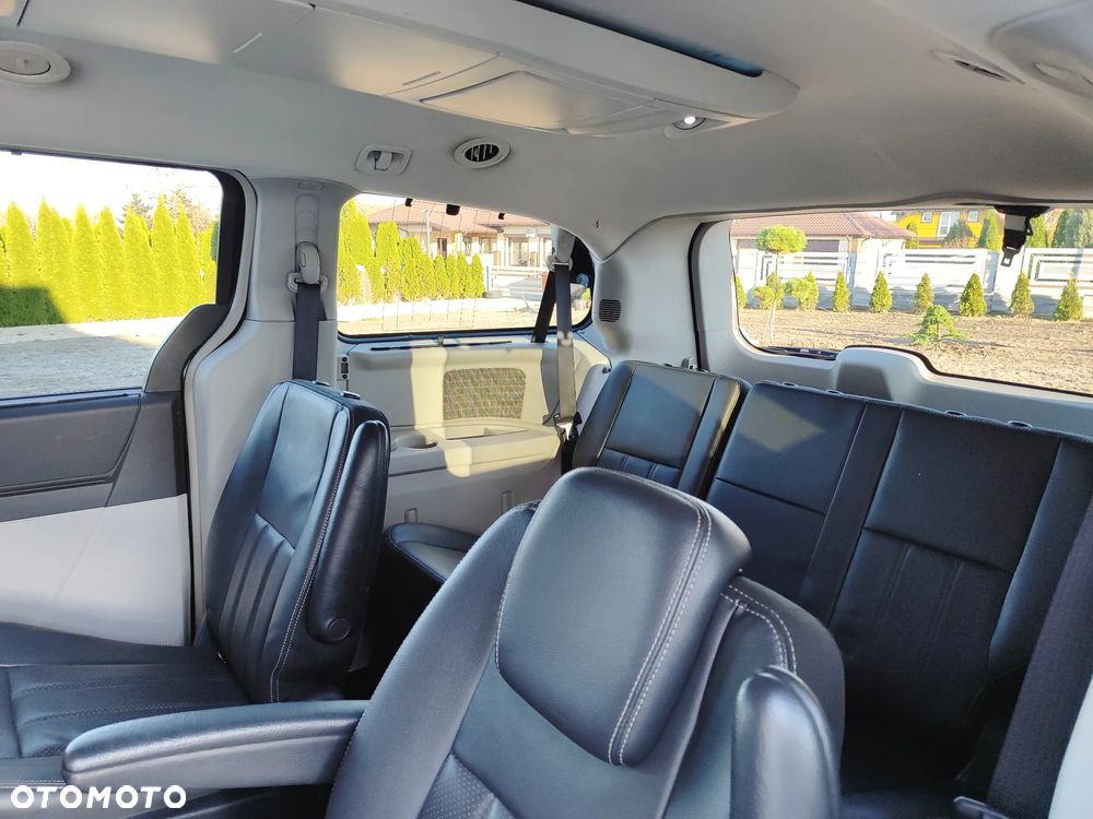 Chrysler Grand Voyager 2.8 CRD Limited - 16