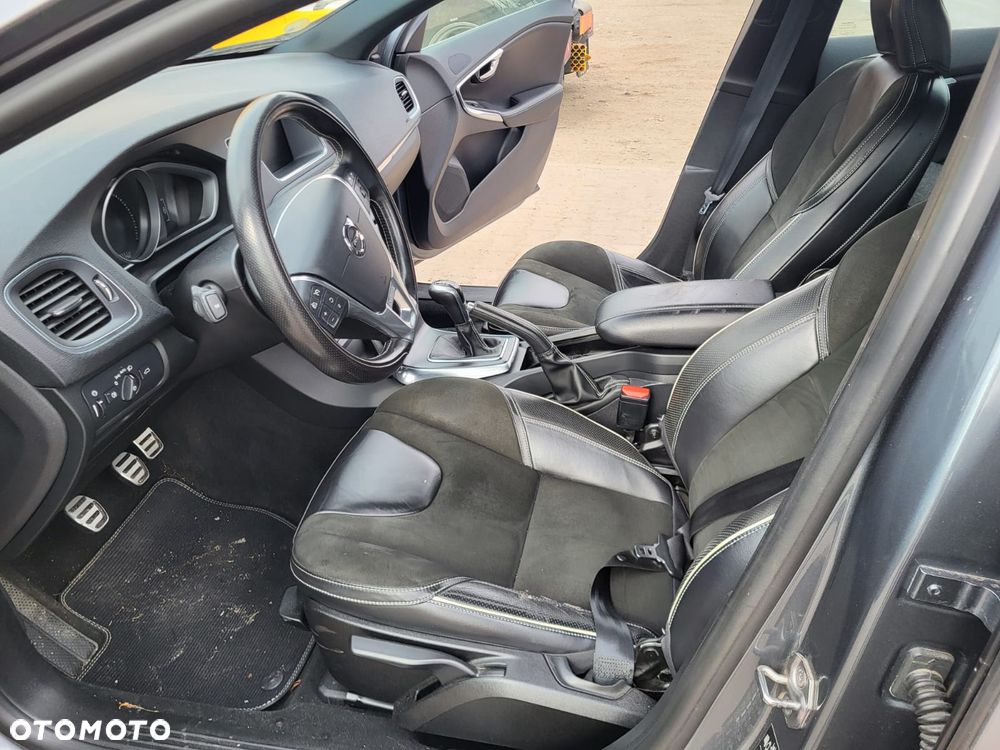 Volvo V40 D3 Geartronic Summum - 29