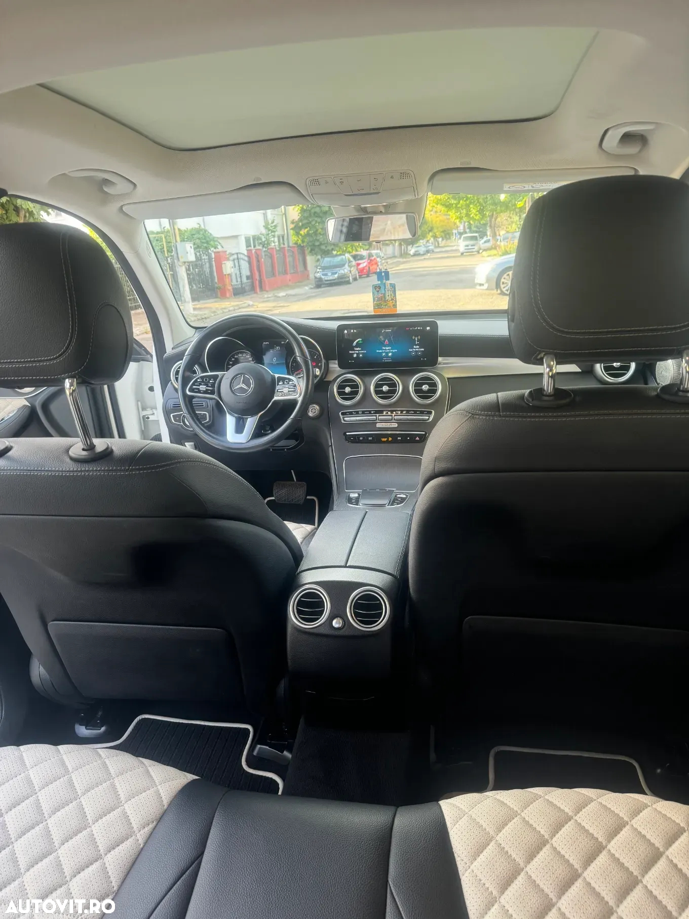 Mercedes-Benz GLC 220 d 4Matic 9G-TRONIC AMG Line - 12