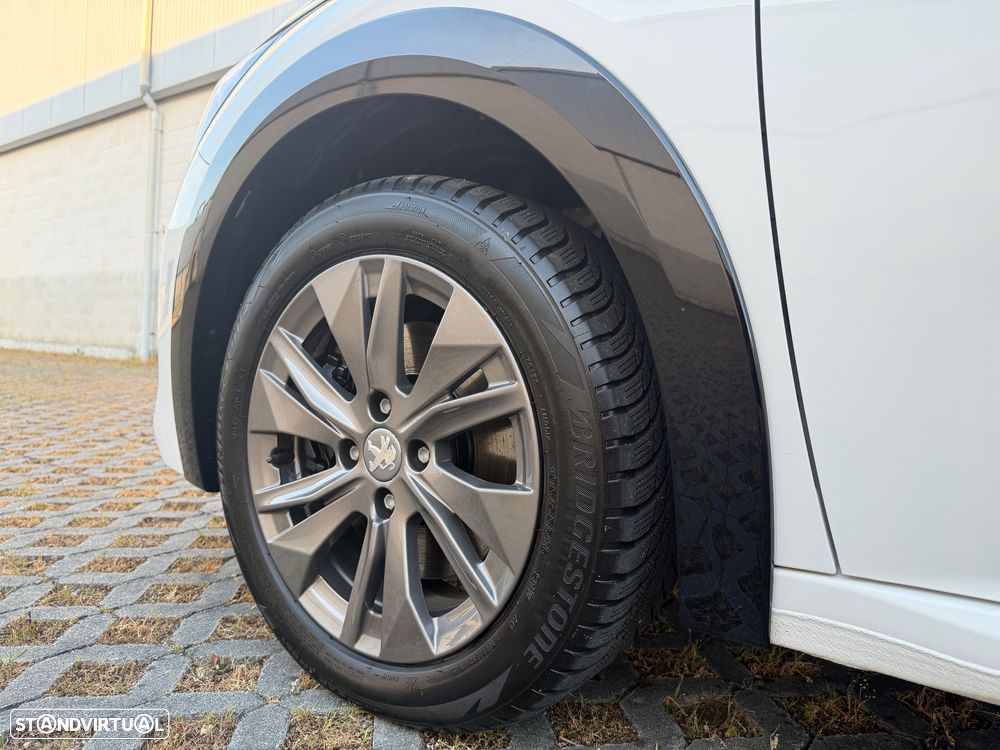 Peugeot e-208 Active Pack - 17