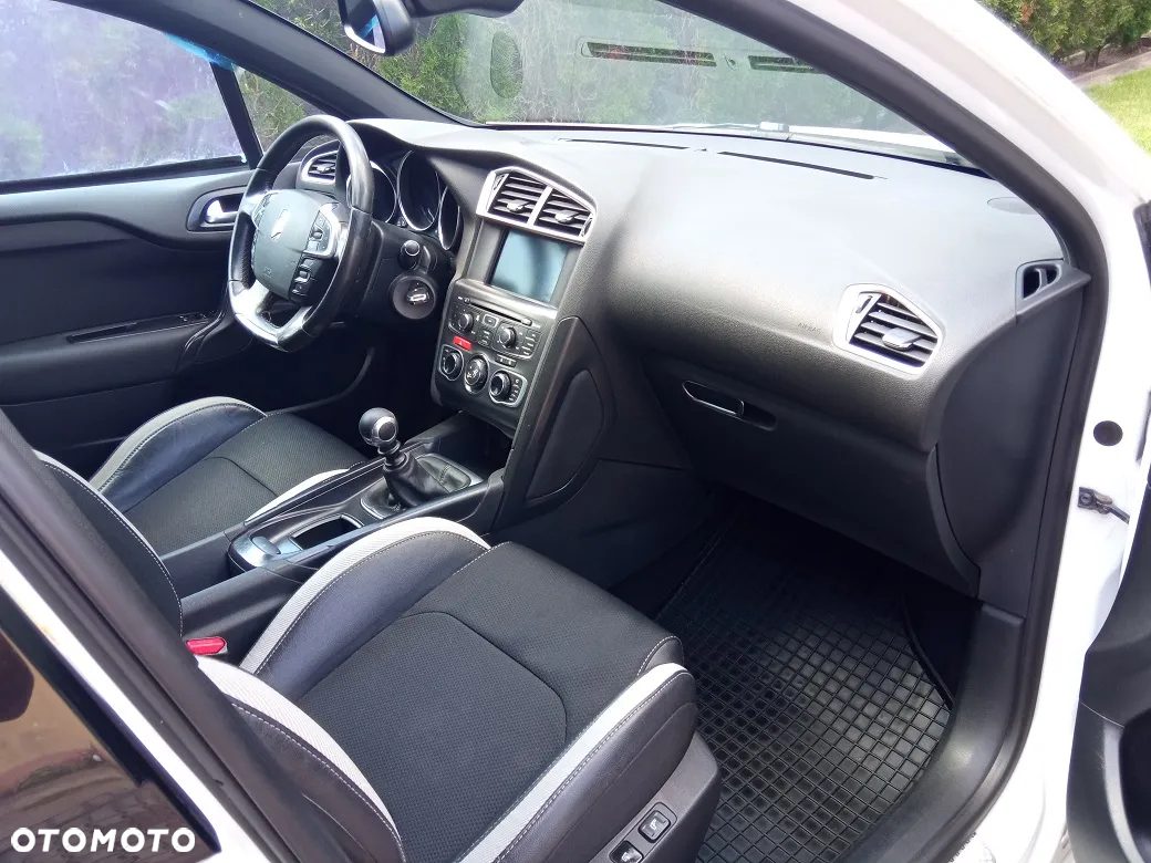Citroën DS4 1.6 HDi SoChic - 19