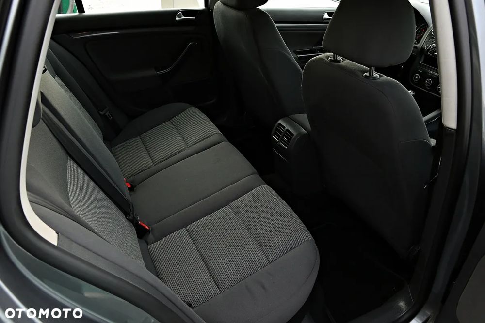 Volkswagen Golf - 36
