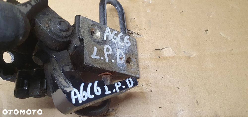 Zawias zawiasy drzwi lewy przód para Audi A6 C6 8E0831411B - 6