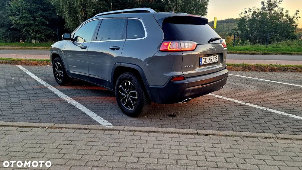 Jeep Cherokee - 4