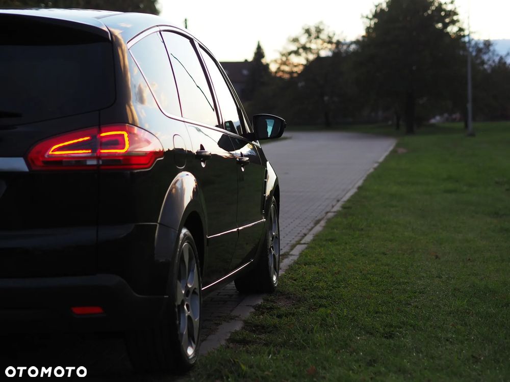 Ford S-Max - 12