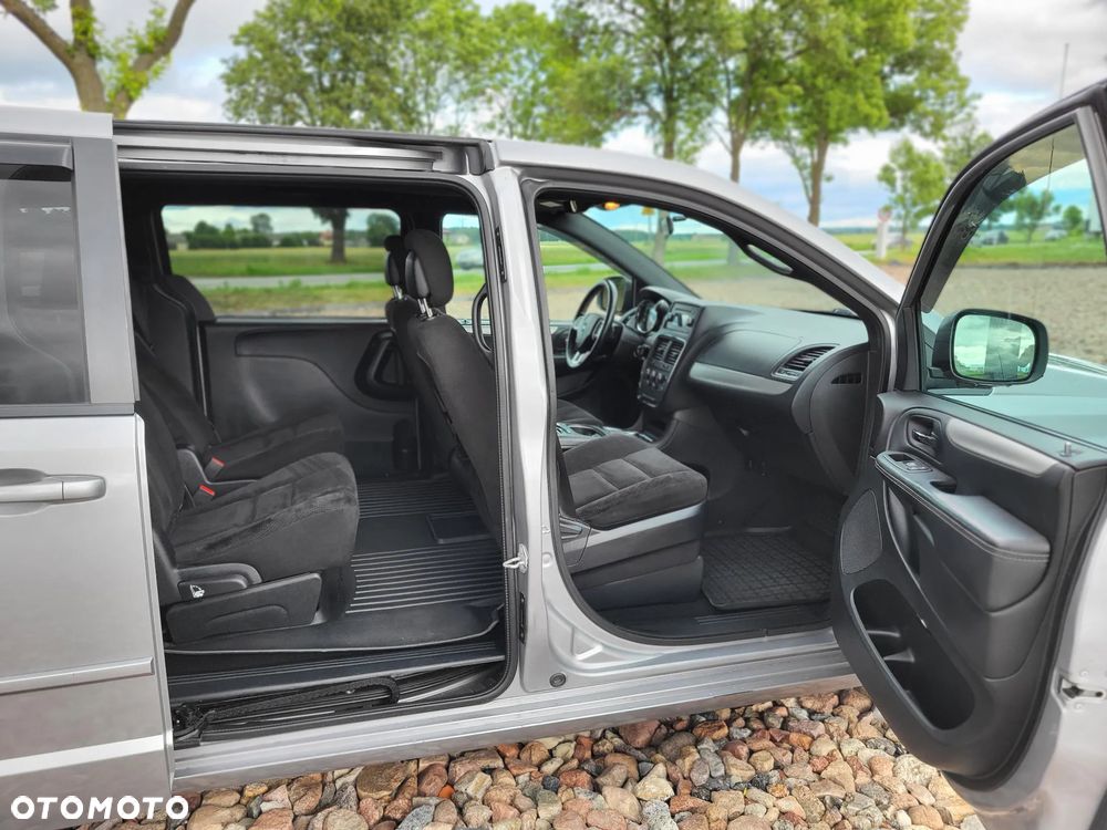 Dodge Grand Caravan - 18