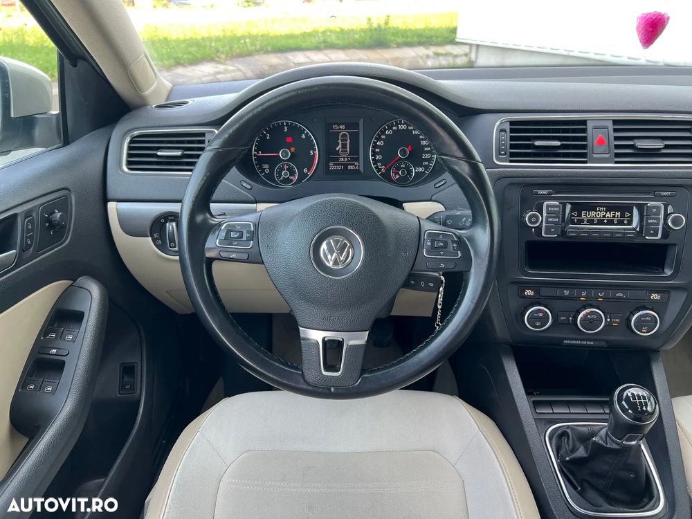 Volkswagen Jetta 2.0 TDI CR DPF Highline - 6