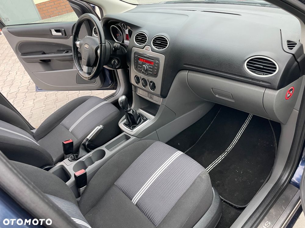 Ford Focus 1.6 Trend + - 11