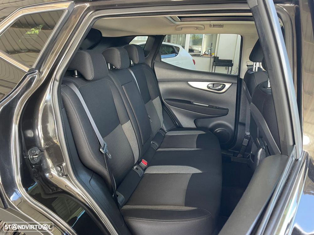Nissan Qashqai 1.5 dCi N-Connecta - 33