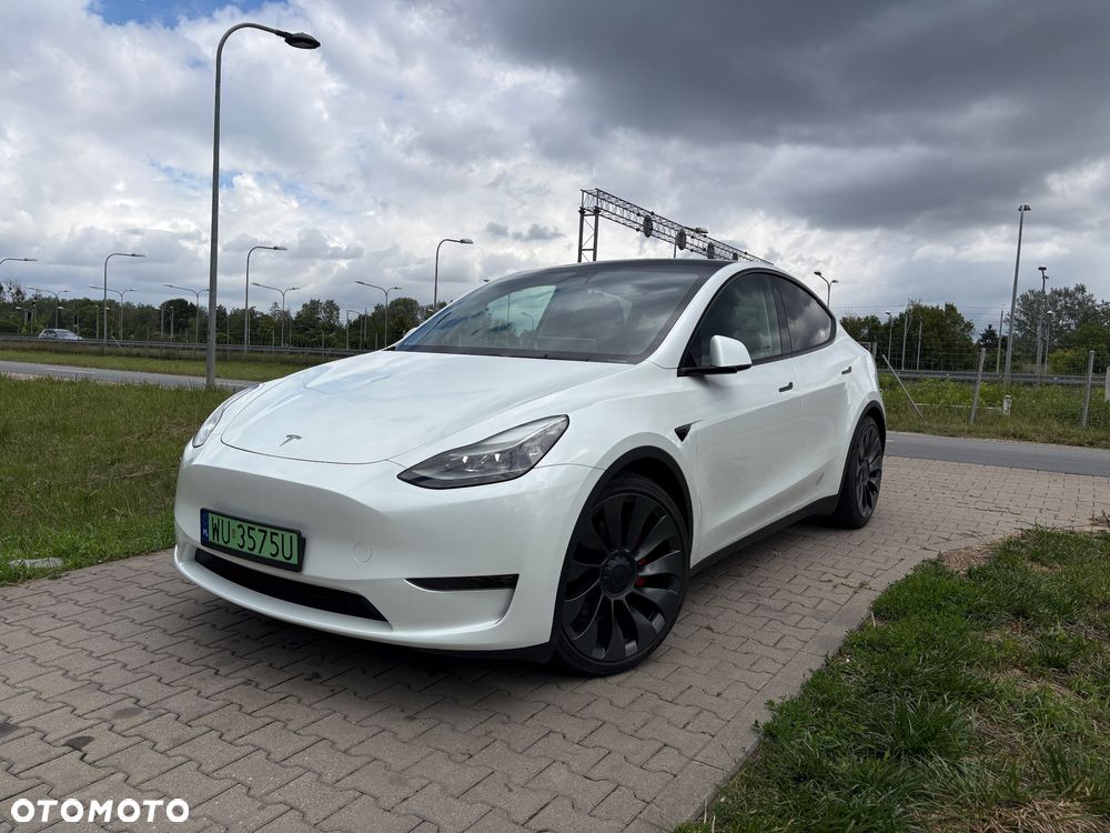 Tesla Model Y Performance AWD - 1