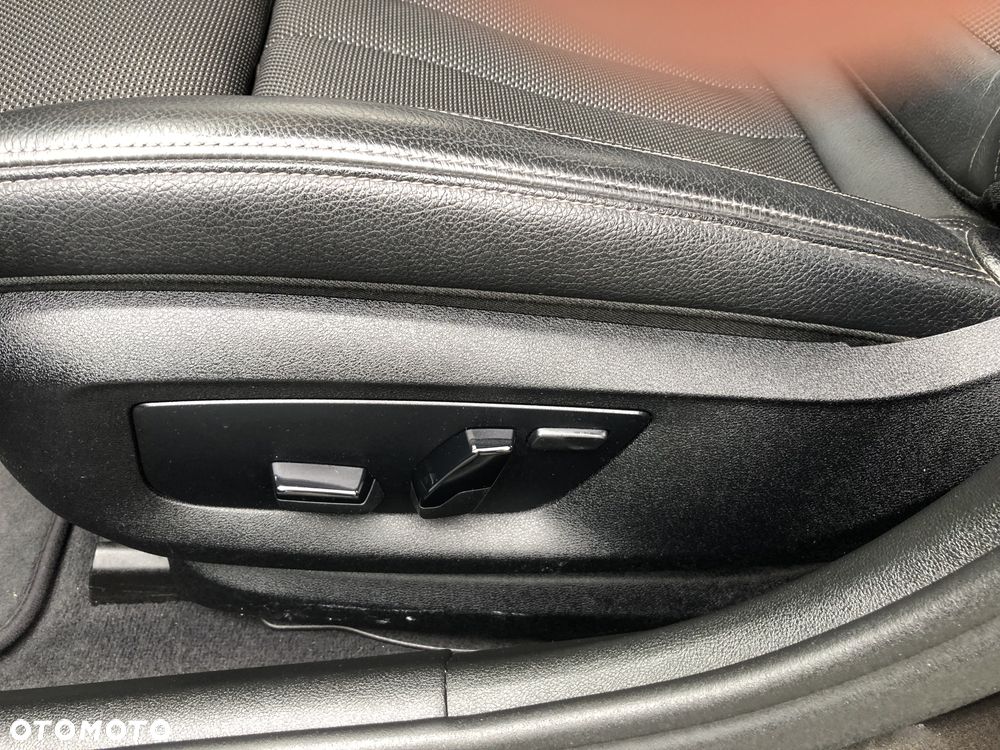 BMW Seria 5 520d Sport Line sport - 18