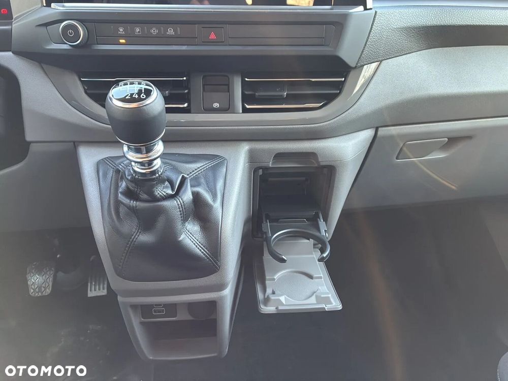 Volkswagen Caravelle - 30