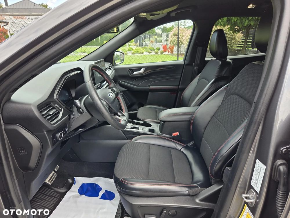 Ford Kuga 2.0 EcoBoost 4x4 ST-Line - 32