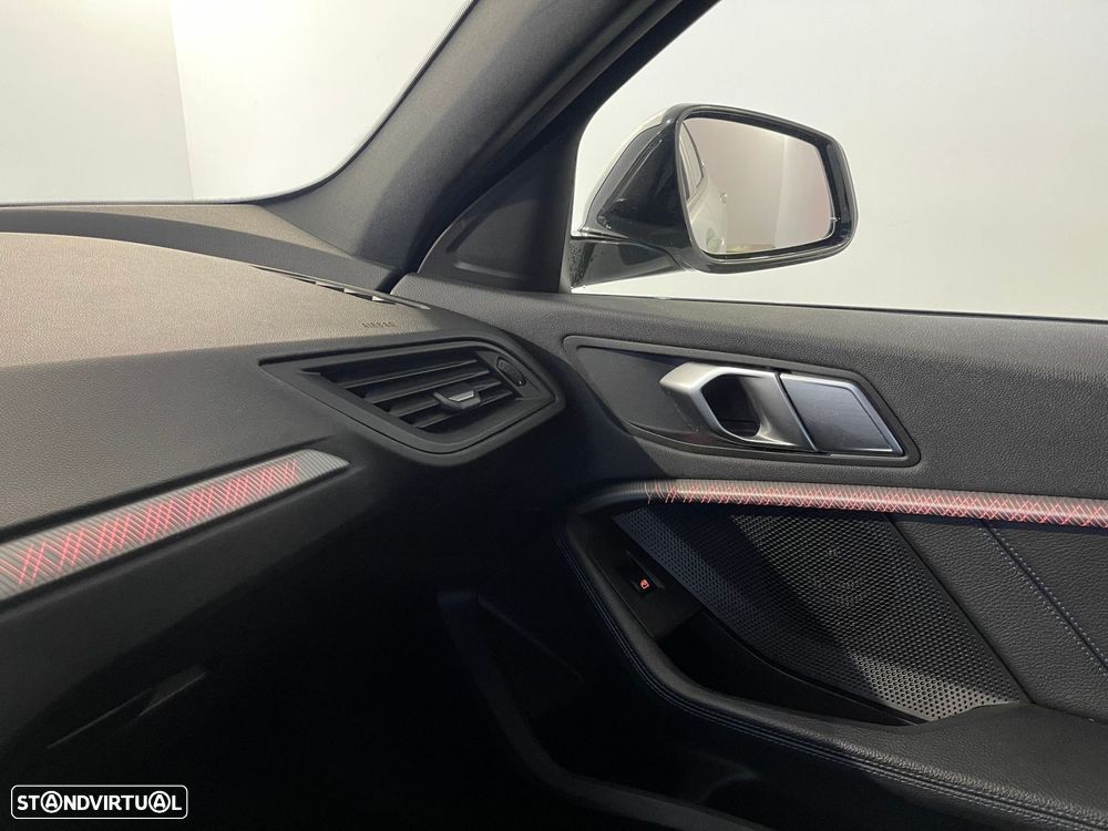 BMW 116 d Pack Desportivo M - 27