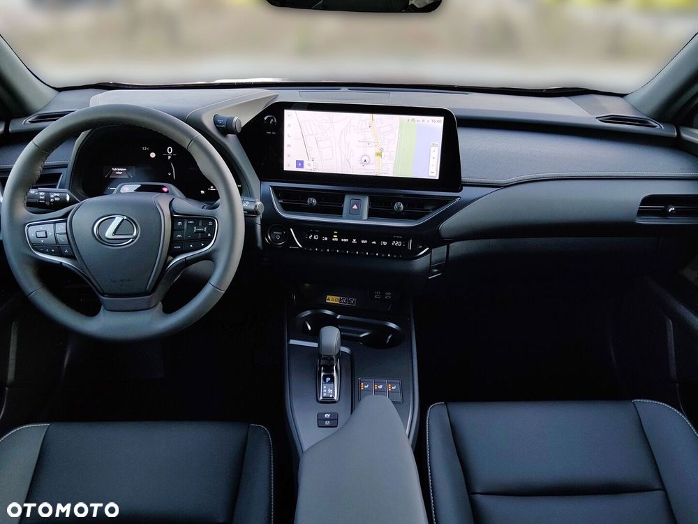 Lexus UX 300h F Sport Design - 11