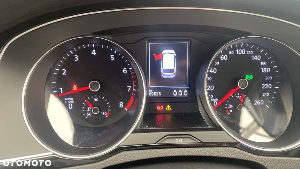 Volkswagen Passat - 16