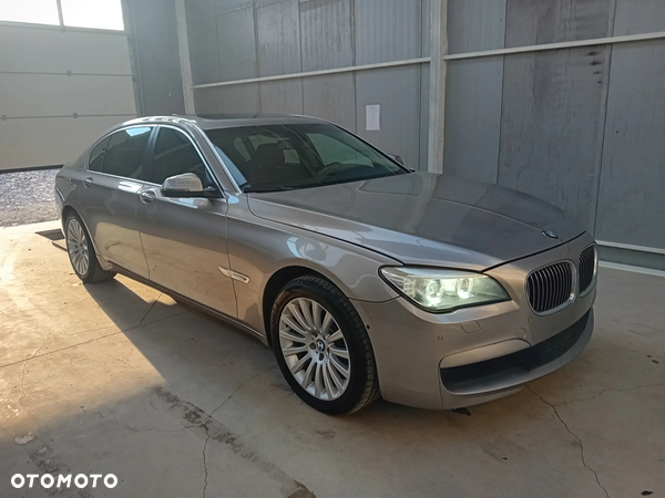 BMW Seria 7 740Li
