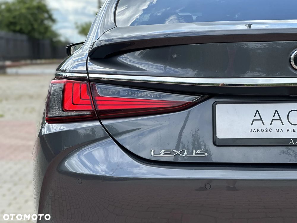 Lexus ES 300h Business Edition - 35