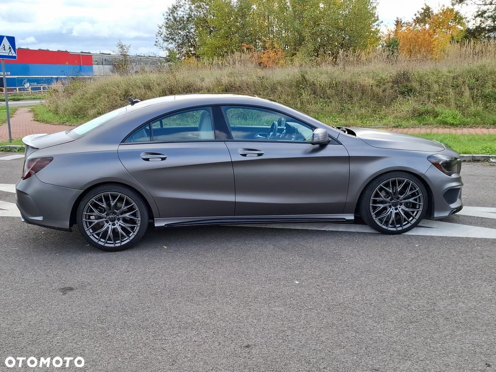 Mercedes-Benz CLA 250 7G-DCT AMG Line - 19