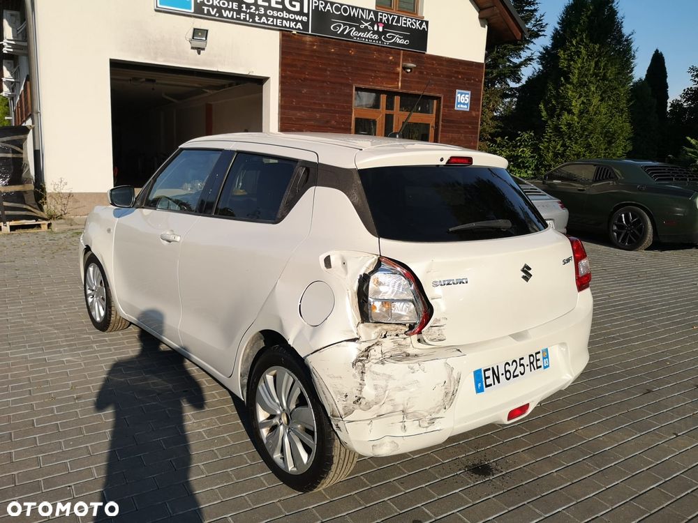 Suzuki Swift 1.2 Premium Plus - 4