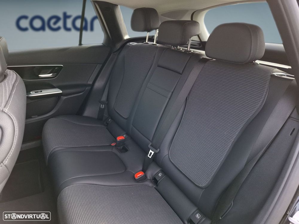 Mercedes-Benz GLC 220 d 4Matic — fotografia 14