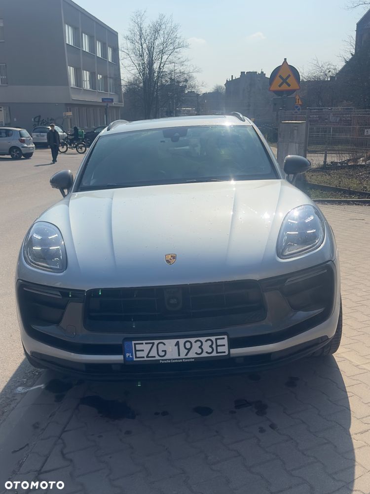 Porsche Macan T - 1