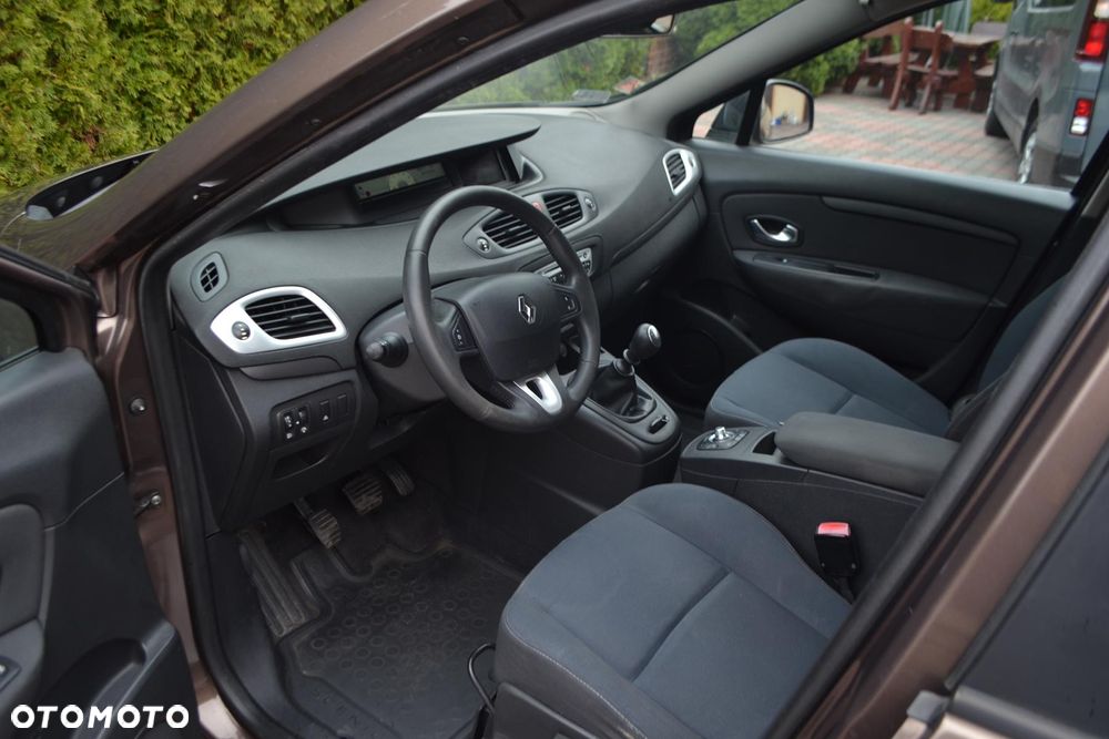 Renault Scenic 1.5 dCi Privilege - 15