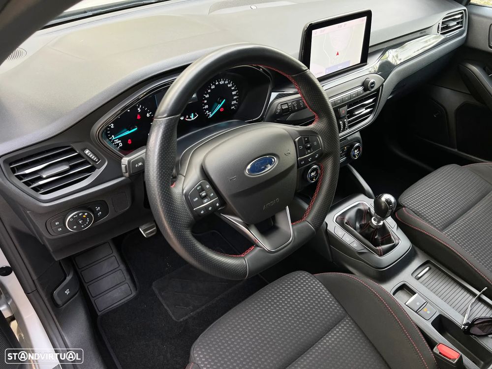 Ford Focus SW 1.0 EcoBoost MHEV ST-Line - 24