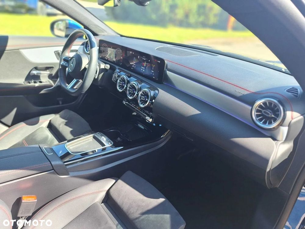 Mercedes-Benz CLA 200 AMG Line 7G-DCT - 28