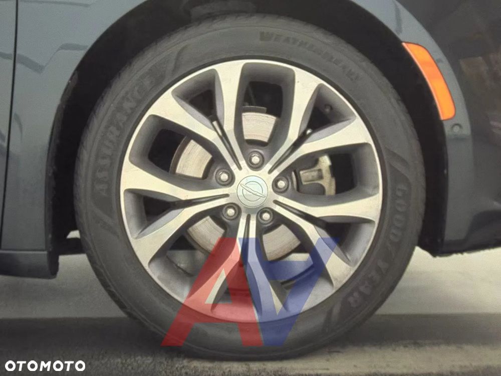 Chrysler Pacifica - 18