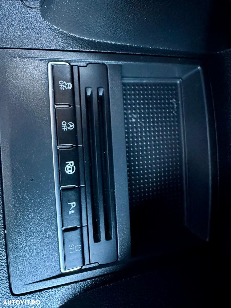 Volkswagen Touran 1.6 TDI DSG Highline - 33